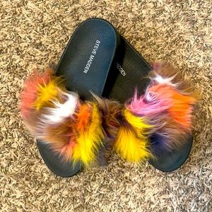 Steve Madden fuzzy slides